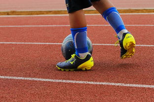 未来潜力：年轻球员的崛起路径，年轻球员是中国足球未来发展的基础