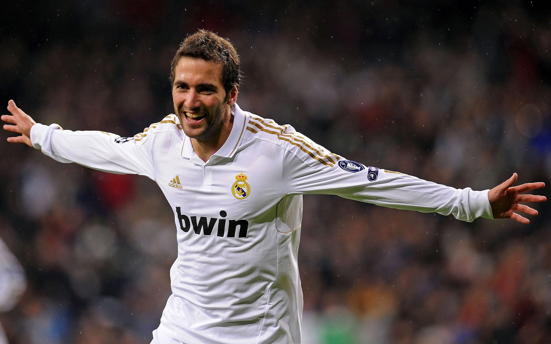 门兴格拉德巴赫球迷热情高涨，门兴格拉德巴赫球队